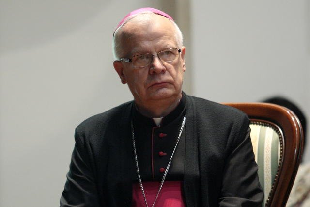 Michalik w wielkanocnej homilii atakuje opozycję i tłumaczy, czym się prawdziwy patriotyzm