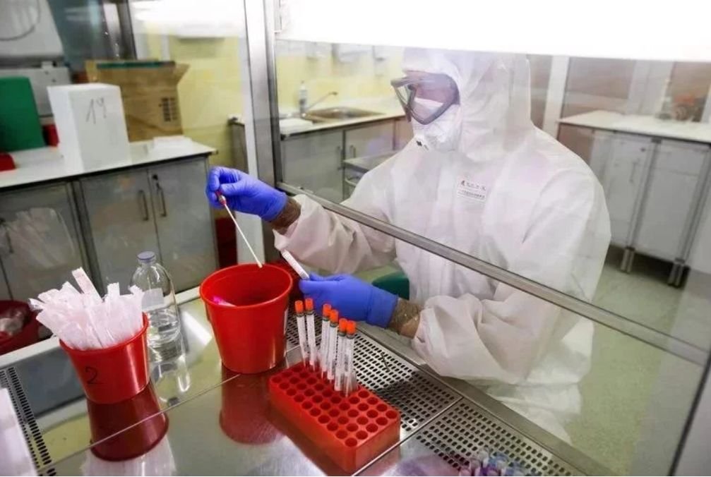 Tak niewielu zakażeń nie było od bardzo dawna