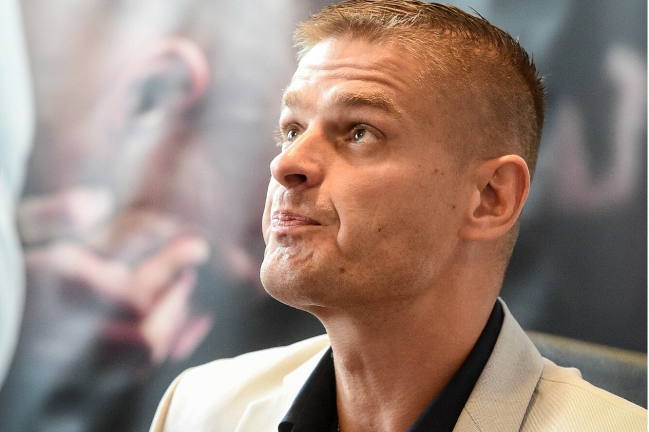 Znajomi Tomasza Komendy ujawniają, co się z nim dzieje.