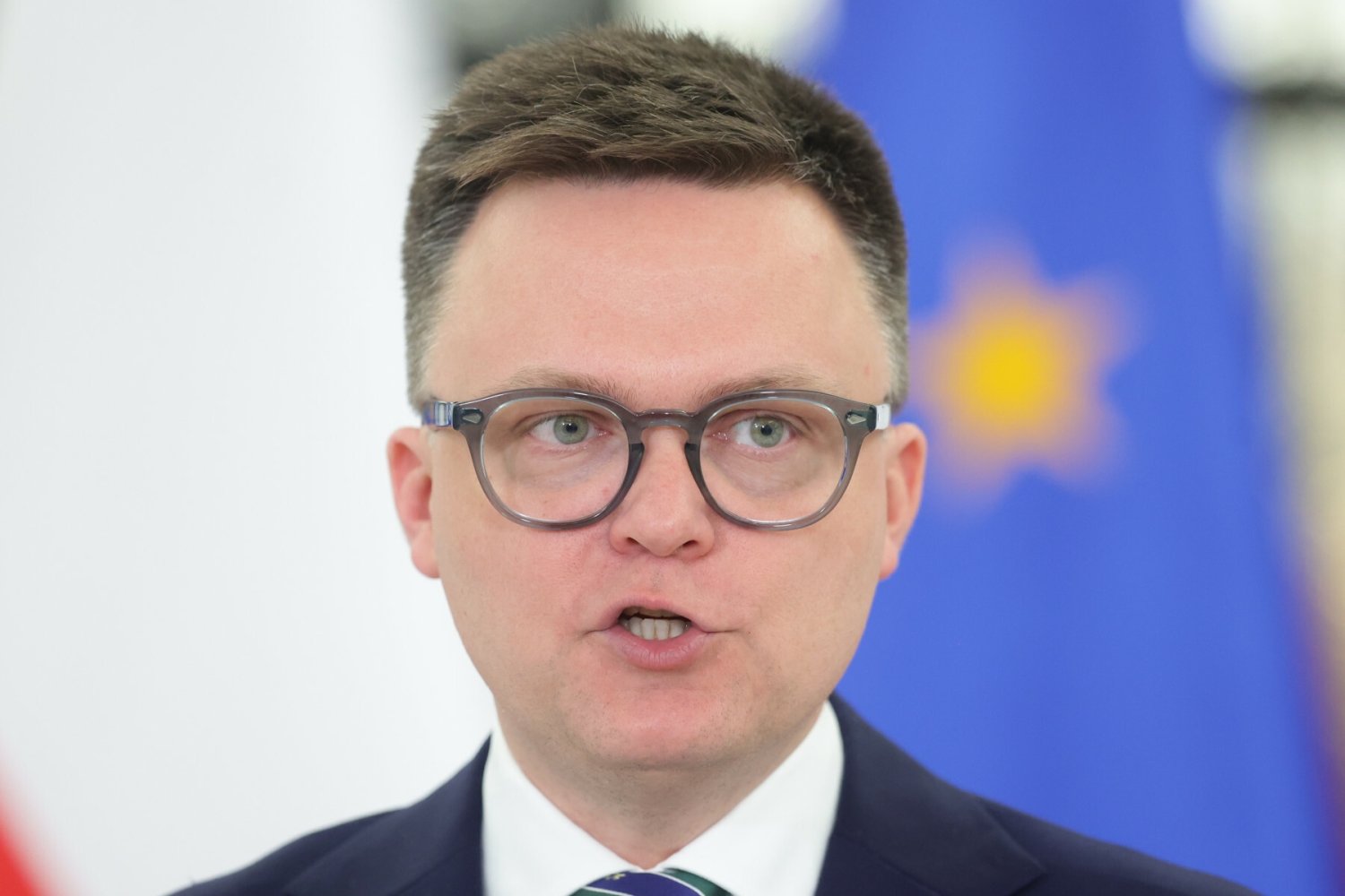 Hołownia komentuje chaos w komisji ds. pedofili. "To budzi niepokój".