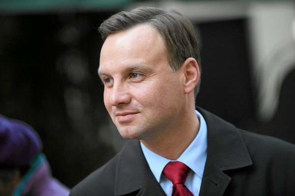 Andrzej Duda mówi o budowaniu wspólnego porozumienia i łagodzi wizerunek Prawa i Sprawiedliwości.