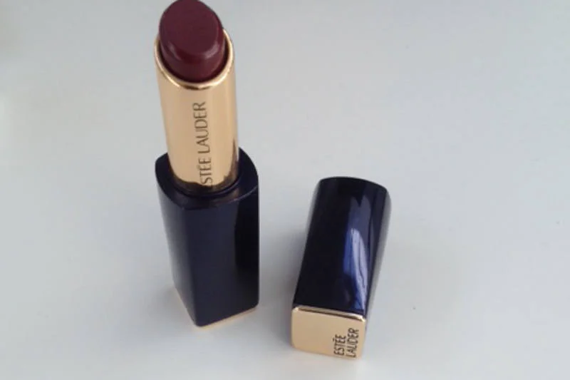 Pomadka Estee Lauder w kolorze Intriguing