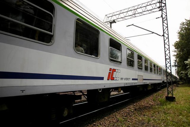 PKP InterCity może zapłacić za brud i tłok w pociągach