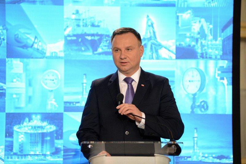 Andrzej Duda skomentował dymisję szefa KNF Marka Chrzanowskiego.