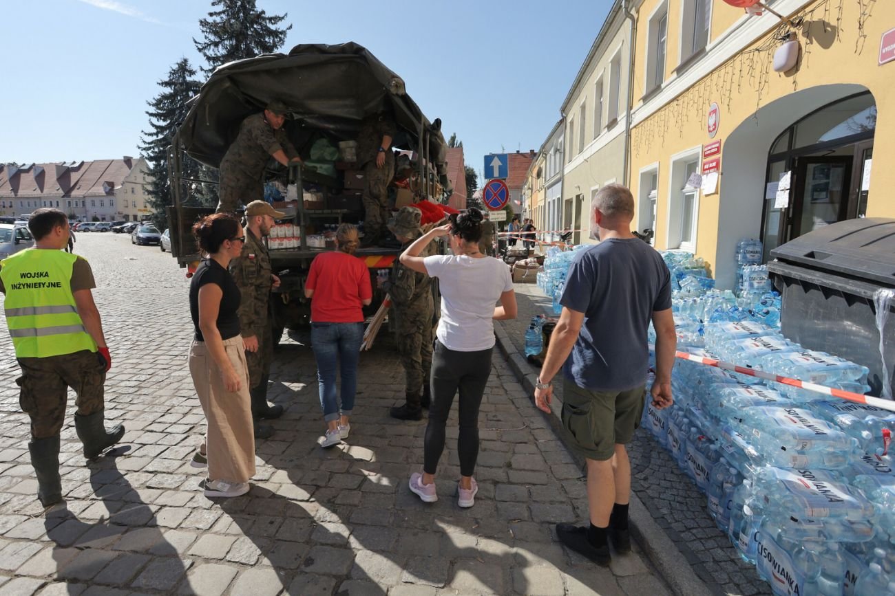 Tragedia w Lewinie Brzeskim. Przez "wodę" z pomocy spaliła im się część mieszkania