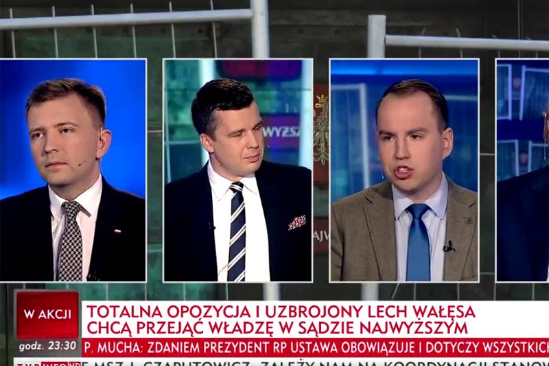 "Totalna opozycja i uzbrojony Lech Wałęsa chcą przejąć władzę w Sądzie Najwyższym" - taki "pasek grozy" pokazała TVP Info.