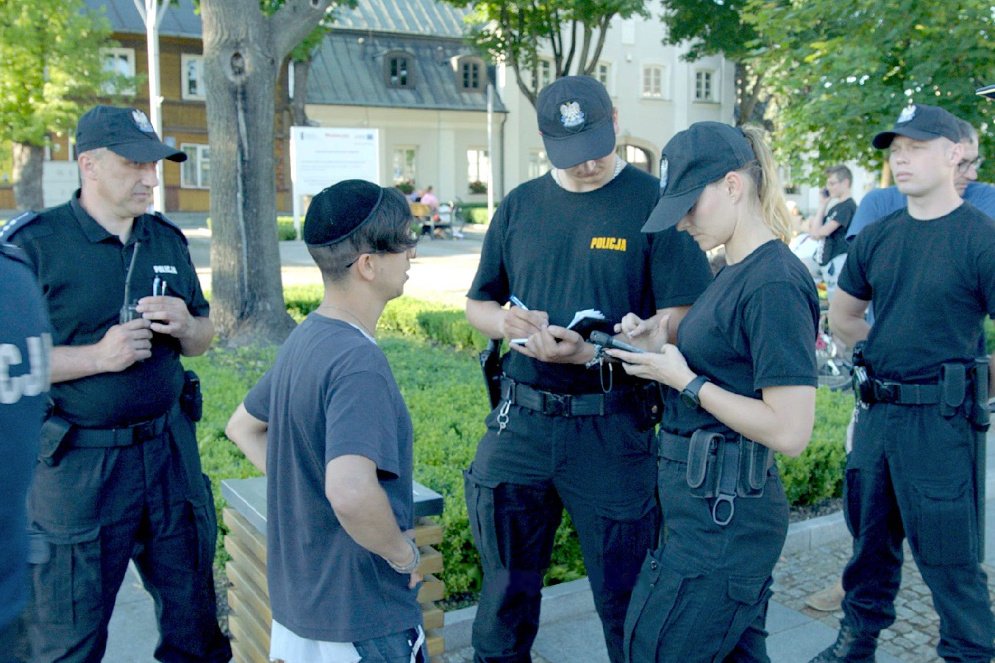 Co Holendrzy pokazali w dokumencie "Prawa strona historii"?