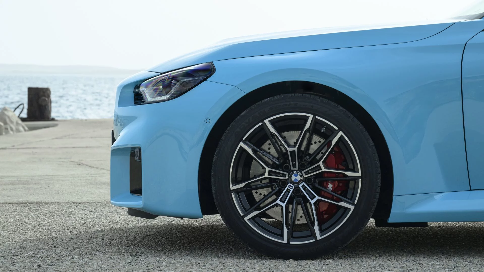 Nowe M2 gra purystom na nosie swoim nowym napędem. Ale spokojnie, to przez cały czas genialne BMW