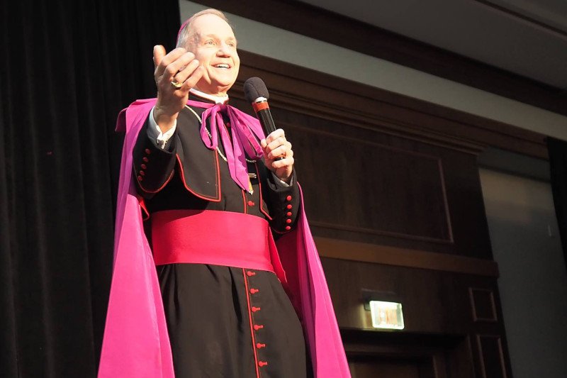 Biskup Thomas Paprocki z diecezji Springfield twierdzi, że osoby, które popierają aborcję, nie powinny przystępować do komunii.