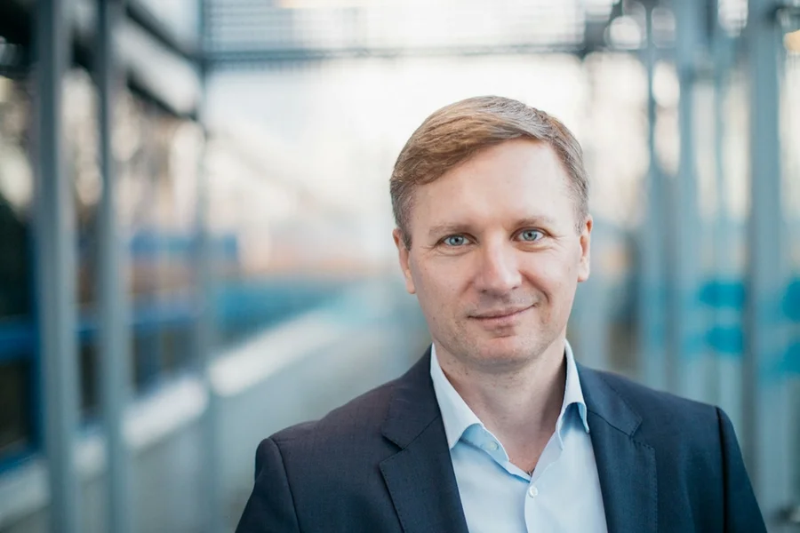 „Jest dla mnie ważne, by idąc do pracy, mieć poczucie, że robi się coś, co ma wymiar dalece szerszy niż tylko biznesowy”