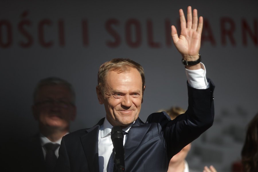 Polacy w sondażu dla "Wprost" odpowiedzieli, kto powinien zmierzyć się w wyborach prezydenckich z Andrzejem Dudą.