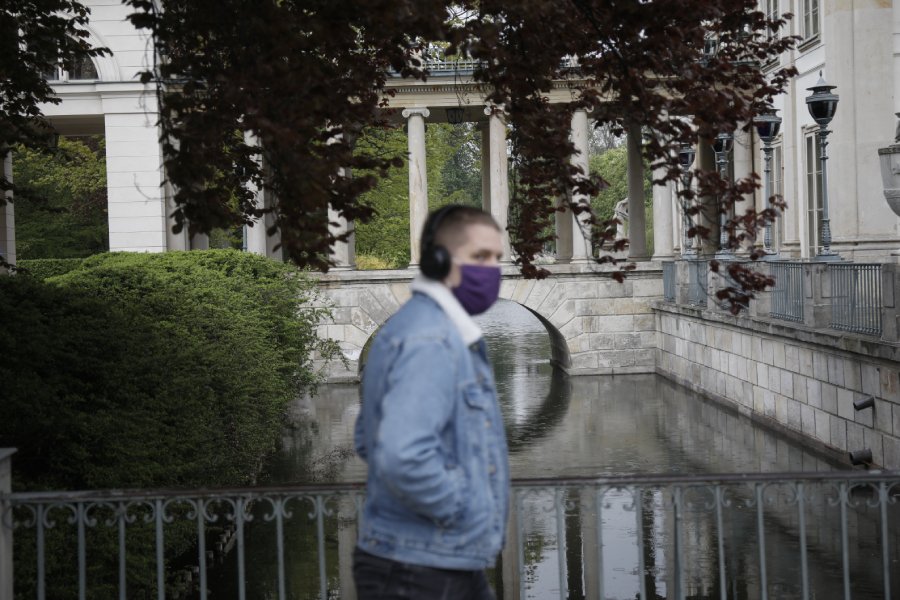 Narodowa kwarantanna jest coraz bliżej. Wynika to z rosnącej liczby zakażeń koronawirusem.