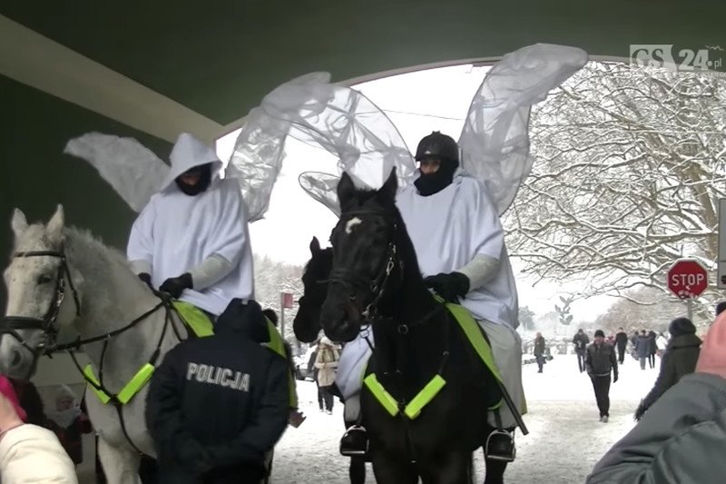 A jednak nie można robić pośmiewiska z policji. Odpowiedzialny za "anioły na służbie" za karę... nie dostanie nagrody