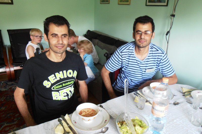 Daniel Olkowski z Pruszcza Gdańskiego przyjął do domu dwóch Syryjczyków (na zdjęciu)