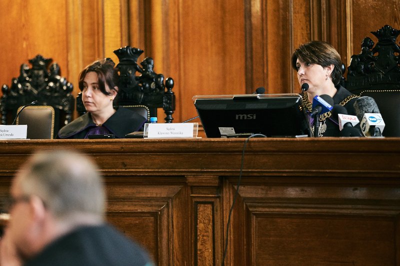 Sędzia Weronika Klawonn (z prawej) naraziła się PiS
