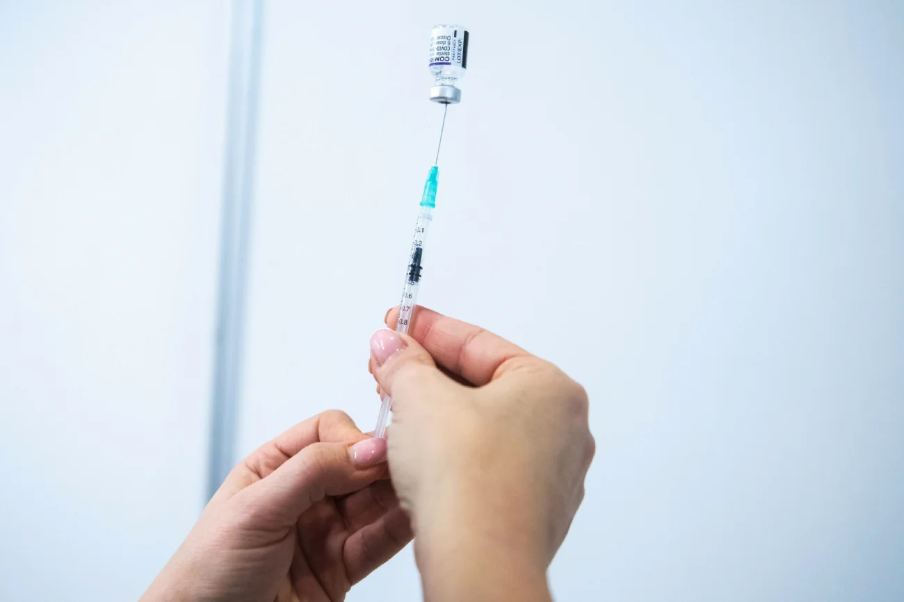 Niemcy i COVID-19. 200 osób zaszczepionych przeterminowaną szczepionką