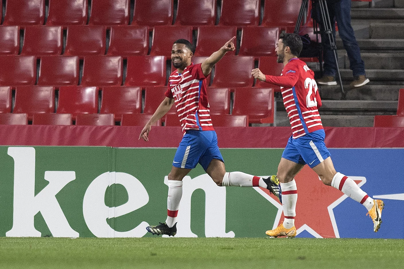 Granada CF kompletnie zaskoczyła SSC Napoli i awans ma na wyciągnięcie ręki