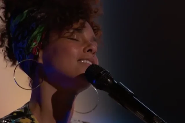 Alicia Keys zamyka usta wątpiącym w jej intencje. Obiecała, że rezygnuje z makijażu i dotrzymuje słowa.