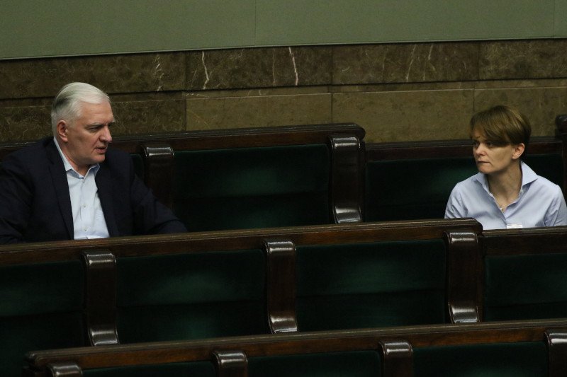 Jadwiga Emilewicz ma się tłumaczyć z poparcia tzw. piątki dla zwierząt.