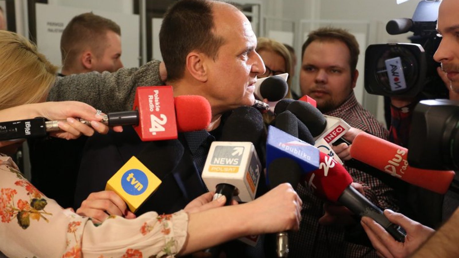 Afera wokół mieszkania komunalnego wykupionego przez posła Pawła Kukiza pokazuje, że czas zmienić przepisy o tych lokalach. Mieszkania przechodzą z pokolenia na pokolenie w ręce nie zawsze mniej majętnych osób.