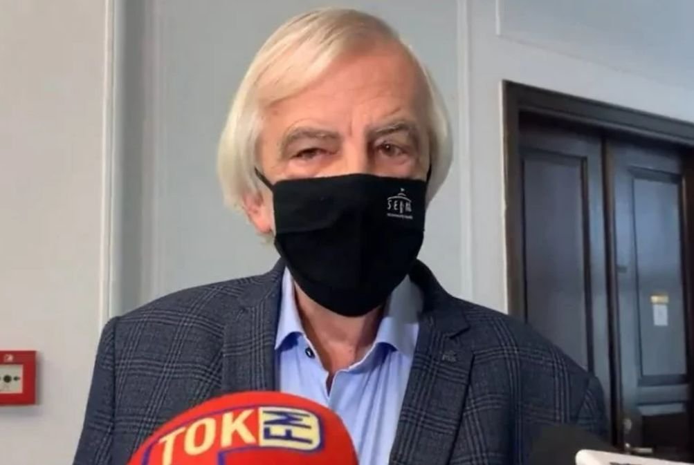Ryszard Terlecki został zapytany w poniedziałek w Sejmie przez dziennikarzy o plotki, które mówią, iż jego klub miałby naciskać na Lidię Staroń, aby ta wycofała się z kandydowania na stanowisko RPO