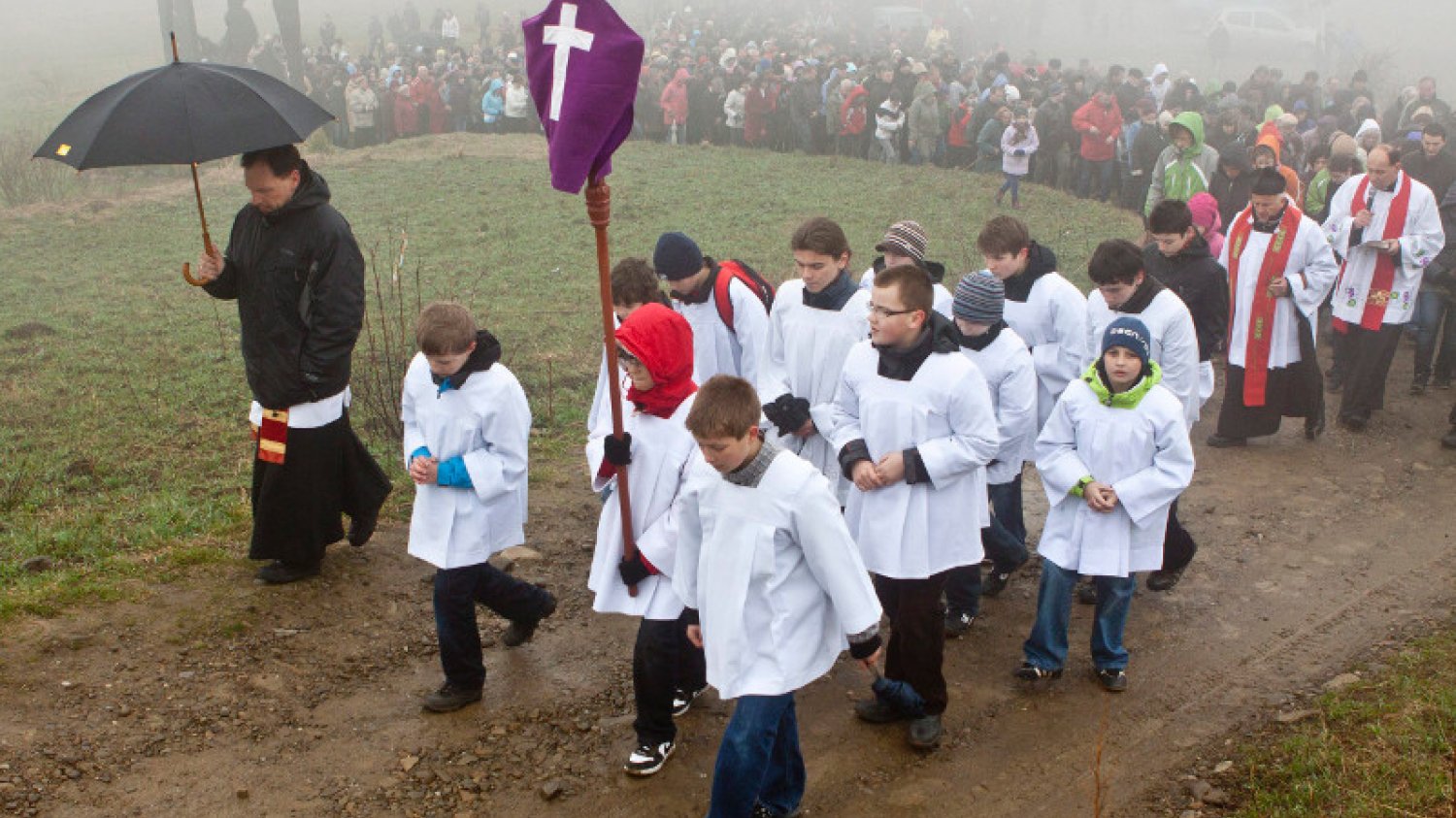 Wraca temat wolnego od pracy Wielkiego Piątku. Ministerstwo Rodziny, Pracy i Polityki Społecznej jednak studzi emocje.