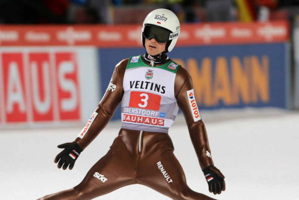 Piotr Żyła zakończył trzeci konkurs Turnieju Czterech Skoczni już w pierwszej serii.