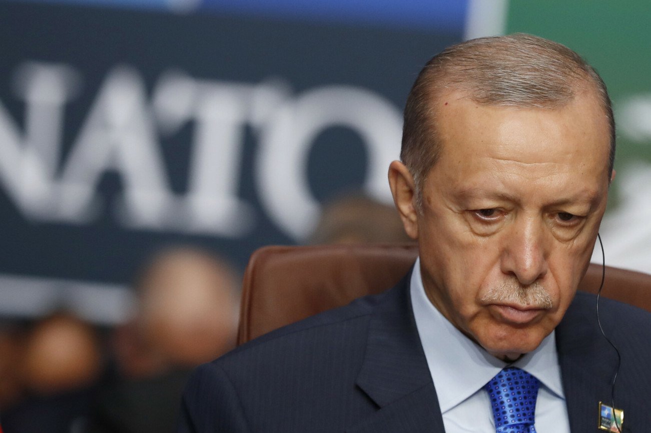 Turcja zwiększa podatki, by pokonać problemy finansowe.