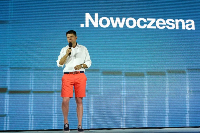 Ryszard Petru, lider Nowoczesnej, ma spore problemy ze swoim politycznym wizerunkiem, po tym jak wyjechał na urlop w trakcie sejmowego kryzysu.