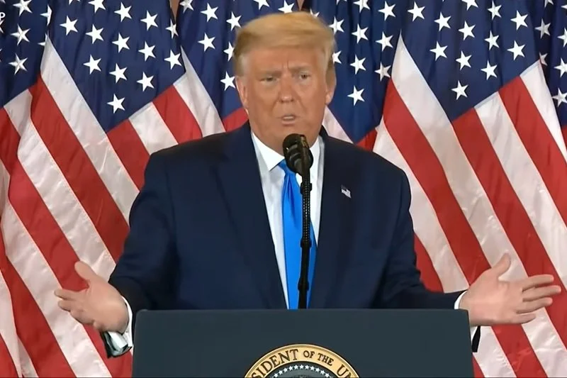 Donald Trump powoli wyprowadza się z Białego Domu.