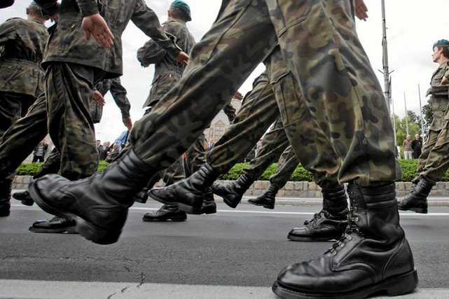 Wg. specjalistów oraz dziennikarzy "Wprost" i "Newsweek" po kilku dniach wojny czeka nas walka w lasach