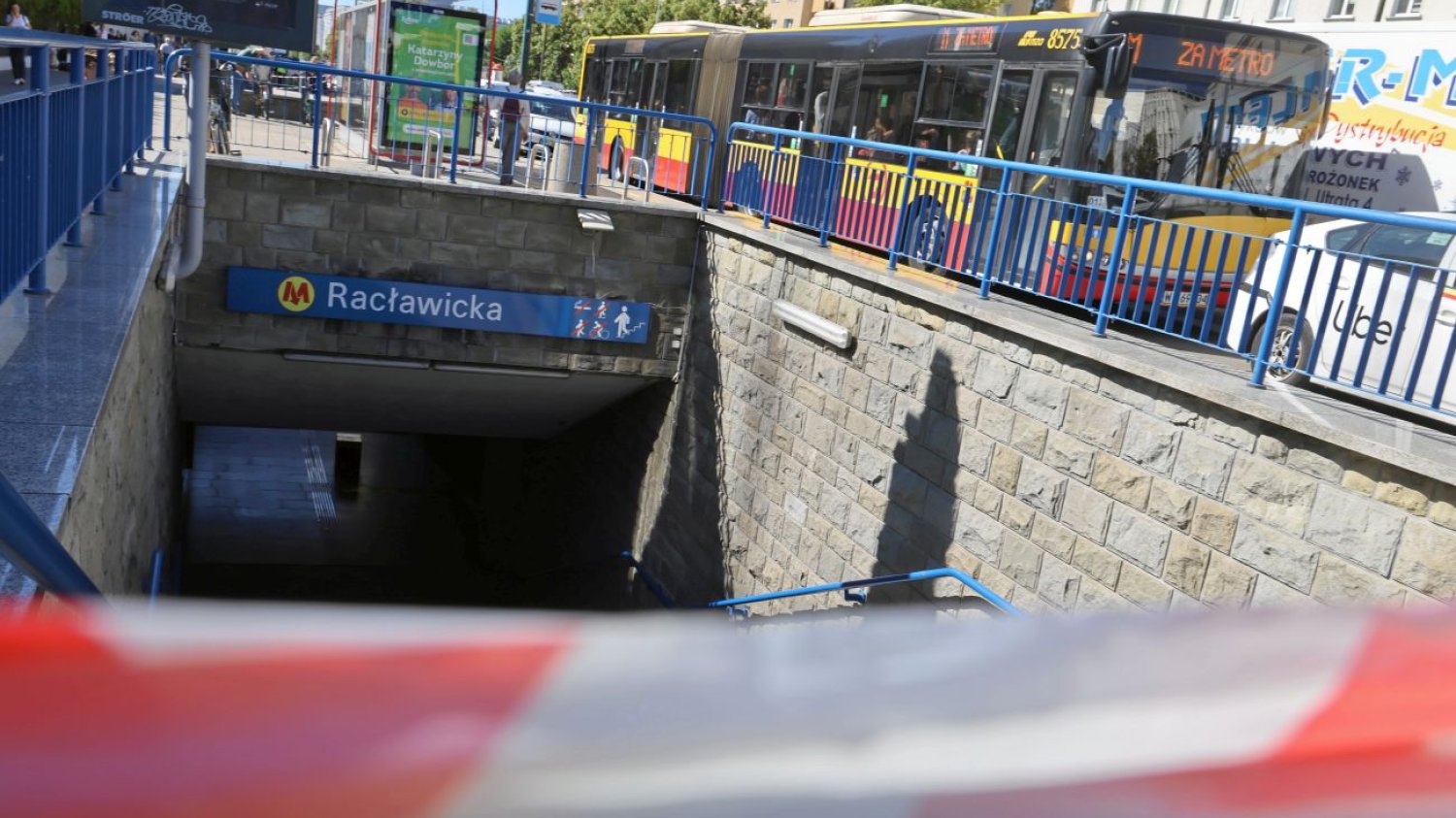 Pożar w warszawskim metrze. Stolica sparaliżowana Pożar w warszawskim metrze. Stolica sparaliżowana