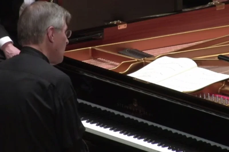 Pianista Christian Zacharias musiał przerwać koncert z powodu dzwoniącej komórki