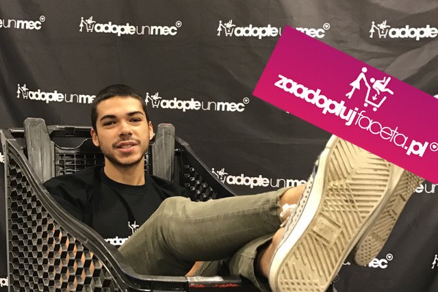 Na zdjęciu Alan Bento w koszyku. W rozmowie ze mną mówił m.in. czemu chce zostać "adoptowany" i dlaczego sądzi, że związek na jeden wieczór jest ok.