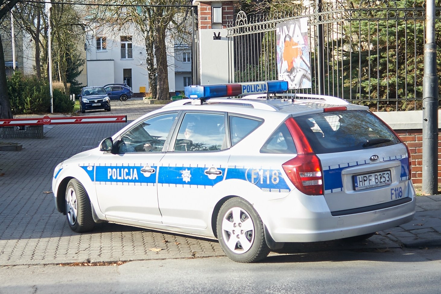 Ciechanów. Ktoś strzelał do nastolatków na lekcji wychowania fizycznego (zdjęcie ilustracyjne).