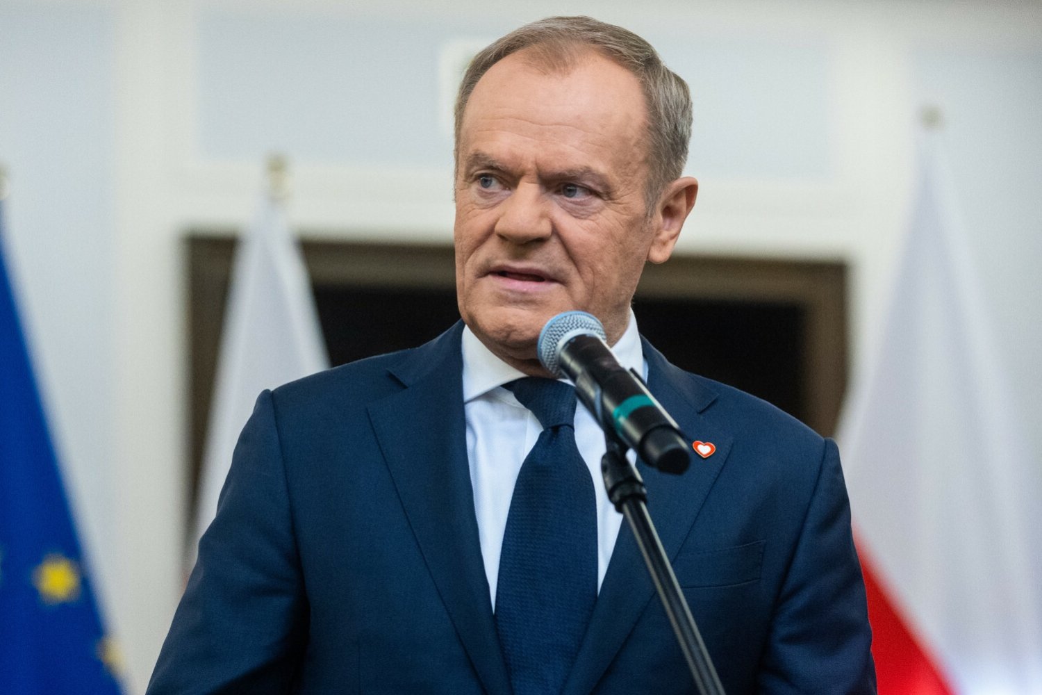 Tusk może być premierem rotacyjnym? Media ujawniają kulisy rozmów koalicji.