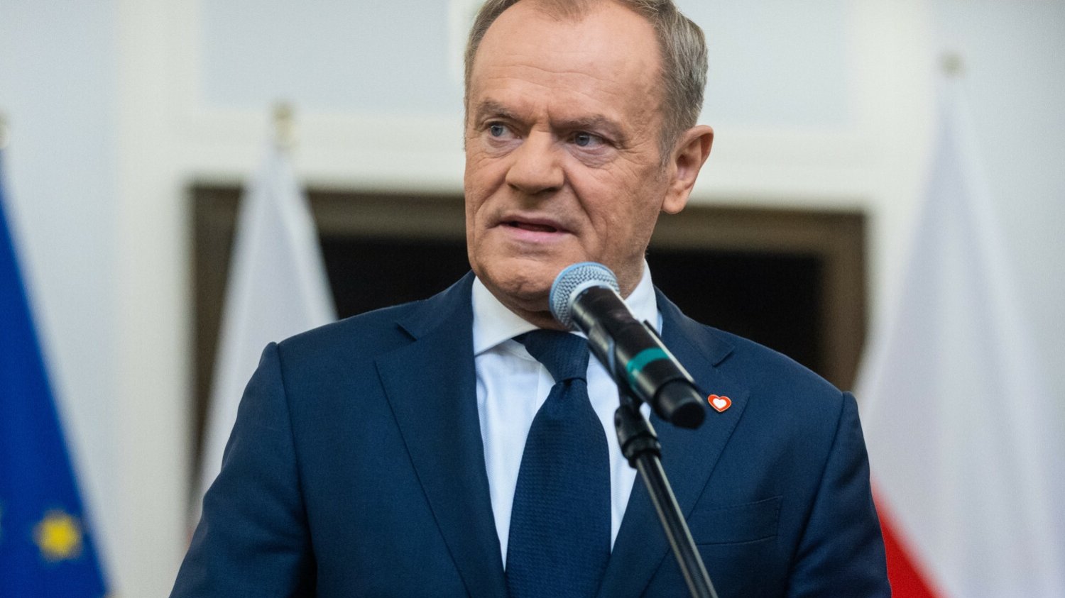 Tusk może być premierem rotacyjnym? Media ujawniają kulisy rozmów koalicji.