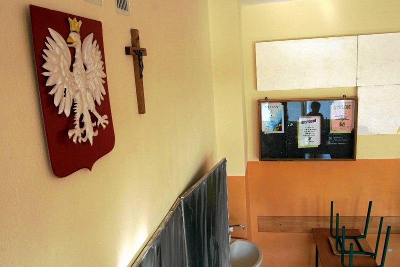 Deklaracja sumienia nauczyciela - póki co to pomysł blogera, ale poparcie zadeklarowała już posłanka Marzena Wróbel i przewodnicząca Katolickiego Stowarzyszenia Pedagogów