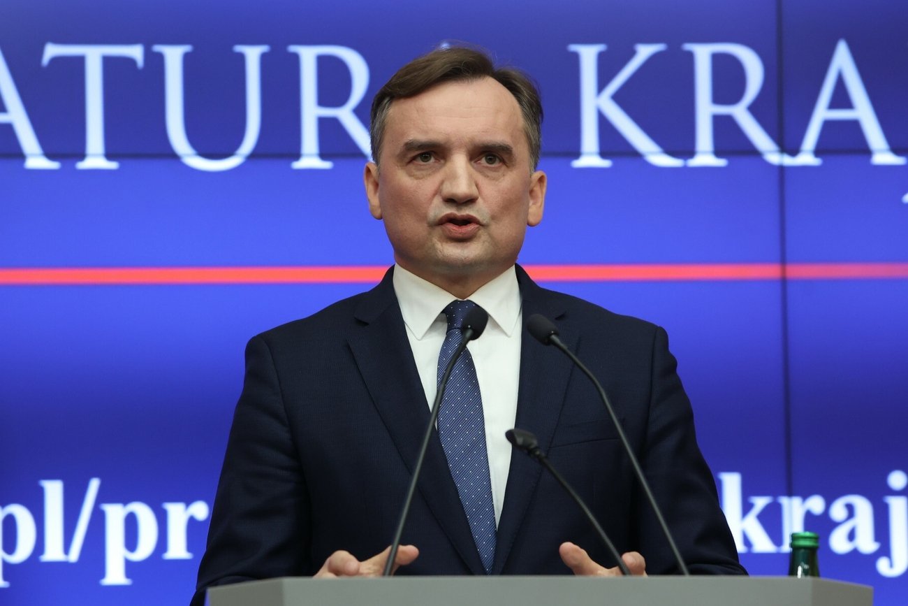 Ziobro ujawnia dokumenty, które odwracają uwagę od afery podsłuchowej