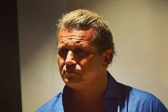 Jarosław Jakimowicz zamieścił ostry wpis o TVN. To była reakcja prezentera na satyryczny kolaż tygodnika "NIE".