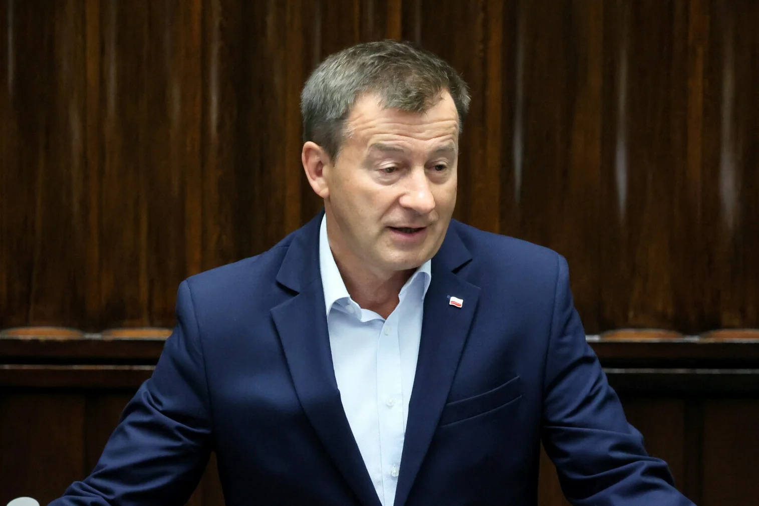 Grabczuk pokazał dokument ze szpitala. Chodzi o jego absencję w Sejmie.