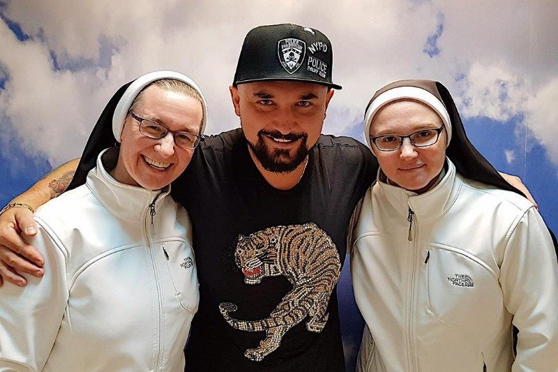 Patryk Vega zrealizuje film dokumentalny o Domu Chłopaków prowadzonych przez siostry dominikanki w Broniszewicach