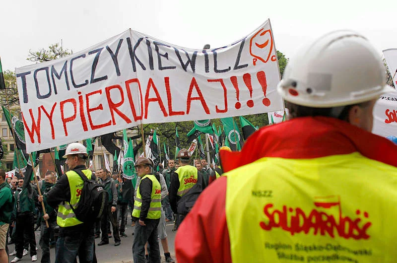 Górnicy dopięli swego i po wielu ich protestach ze stanowiska wiceministra ds. górnictwa usunięto Tomasza Tomczykiewicza