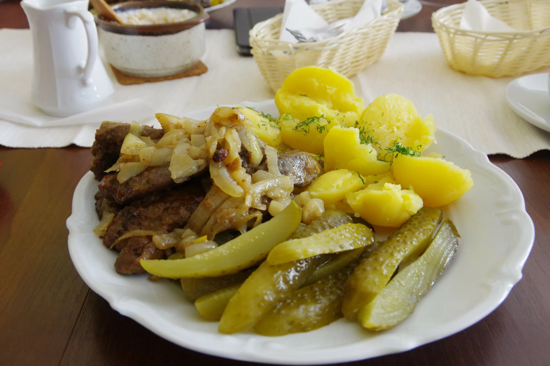 Śledzionę wołową też się je. Jak smakuje i jak ją można przyrządzić?