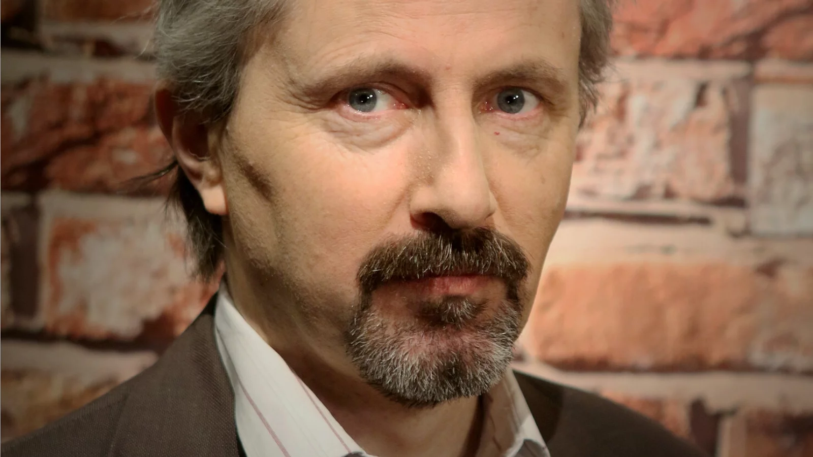 Profesor UW i wykładowca Wydziału Nauk Politycznych i Studiów Międzynarodowych tej uczelni dr hab. Rafał Chwedoruk podsumowuje sytuację rządu PiS po utracie większości w Sejmie. Dr hab. Rafał Chwedoruk, prof. UW udzielił wywiadu naTemat.pl.