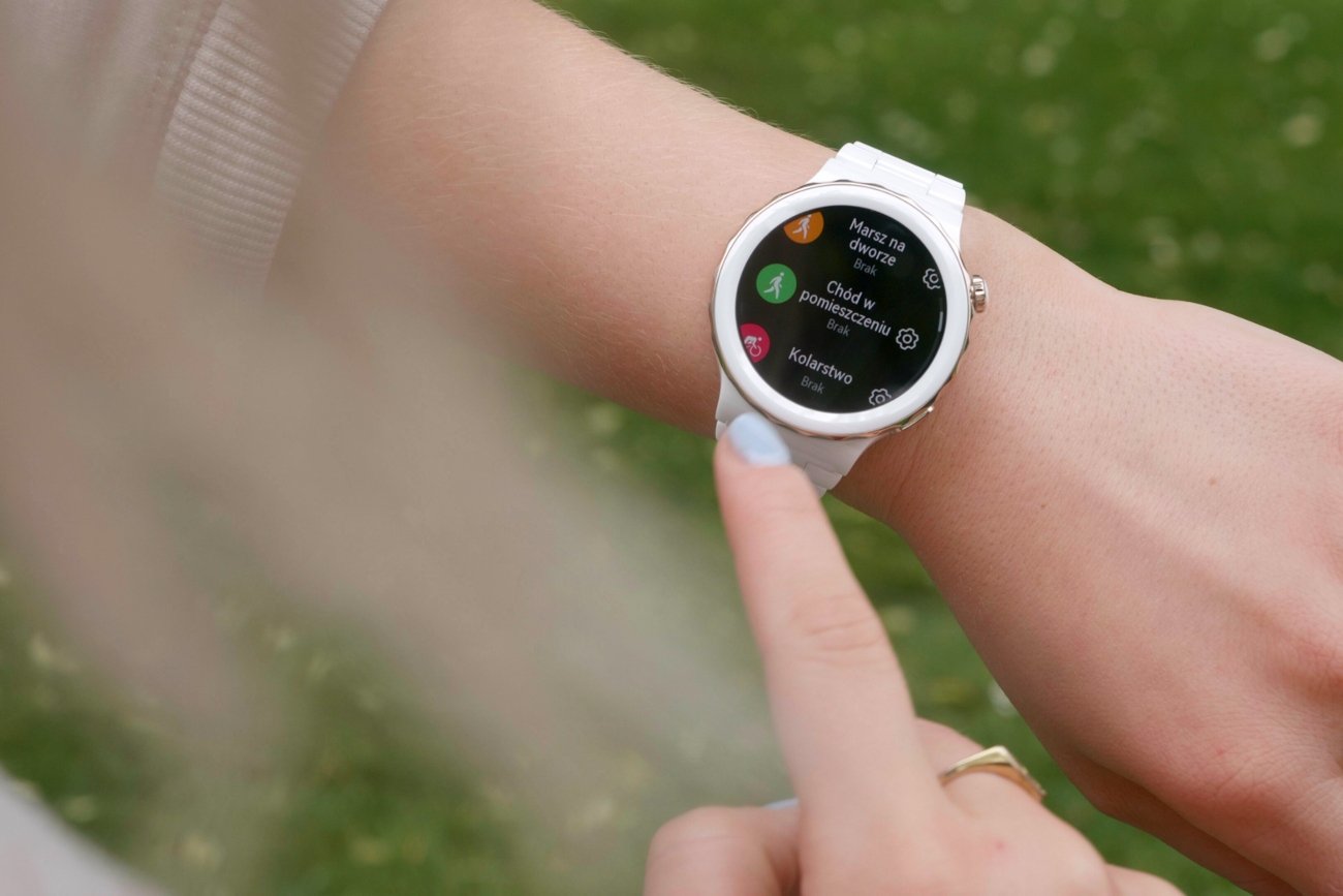 Huawei Watch GT 3 Pro to najnowszy model flagowego flagowego smartwatcha Huawei, który oferuje duży wyświetlacz AMOLED HD, wydajną baterię z funkcją szybkiego ładowania bezprzewodowego oraz nowe funkcje sportowe i zdrowotne