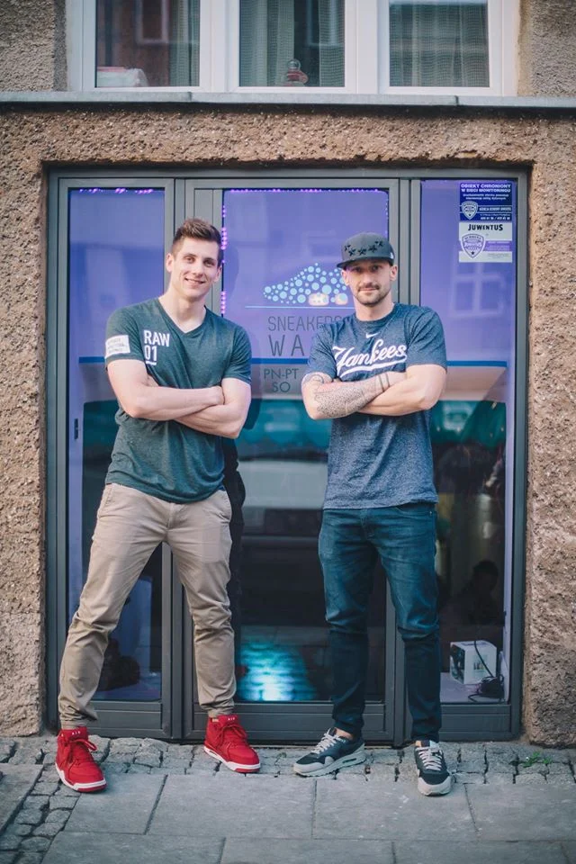 Patryk Puczyłowski i Przemek Kowalski, właściciele SneakersWash