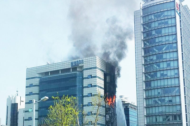 Pożar w biurowcu Samsunga wywołała błędy w działaniu urządzeń tej marki na całym świecie.