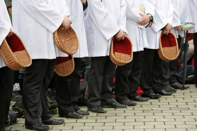 Osoby duchowne płacą kilkaset złotych podatku rocznie. Przeciętny podatnik łoży 18 proc. z własnej pensji, czyli średnio 2227 zł rocznie.