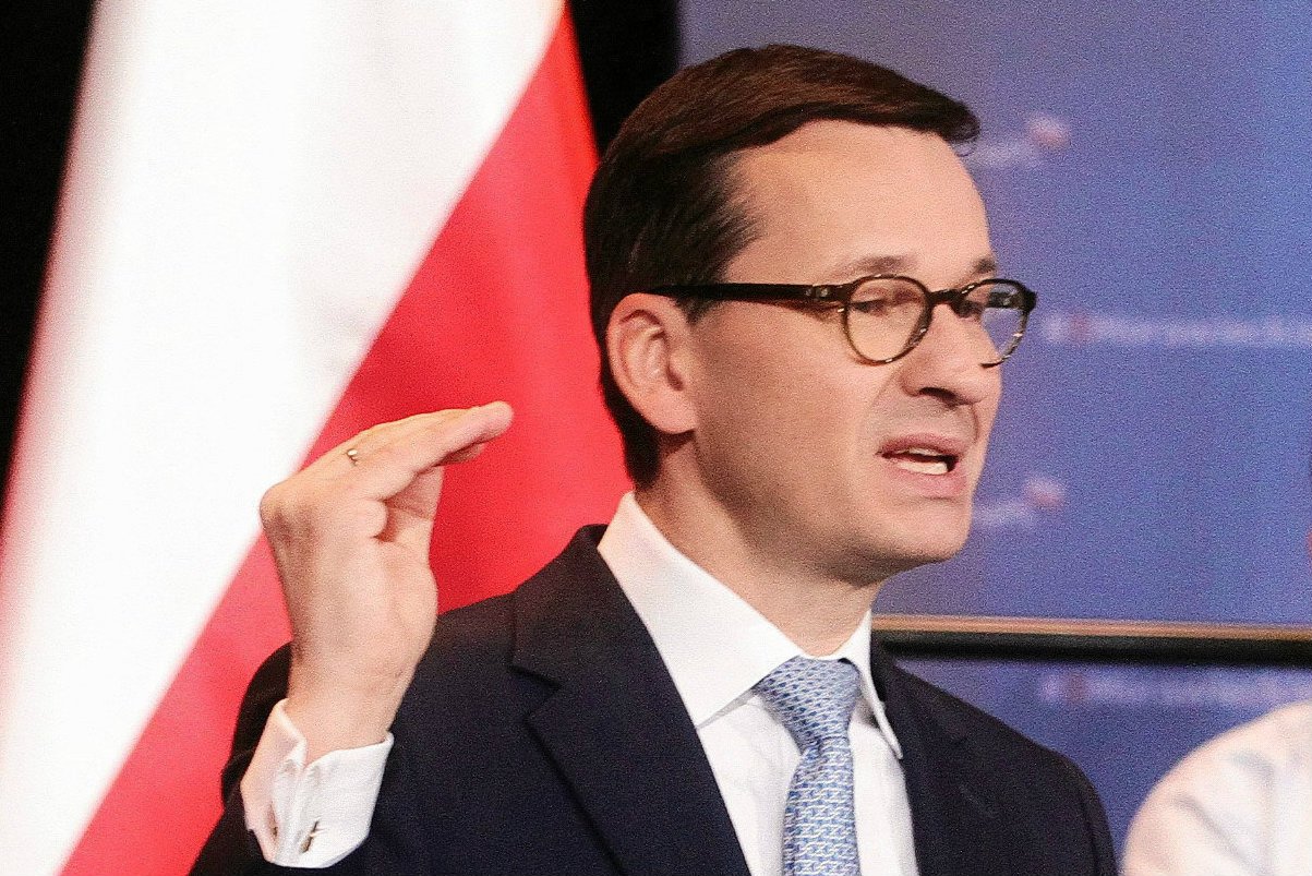 Mateusz Morawiecki dzięki podwyżce cen paliw miałby łatwiejszą drogę do realizacji programu elektromobilności.